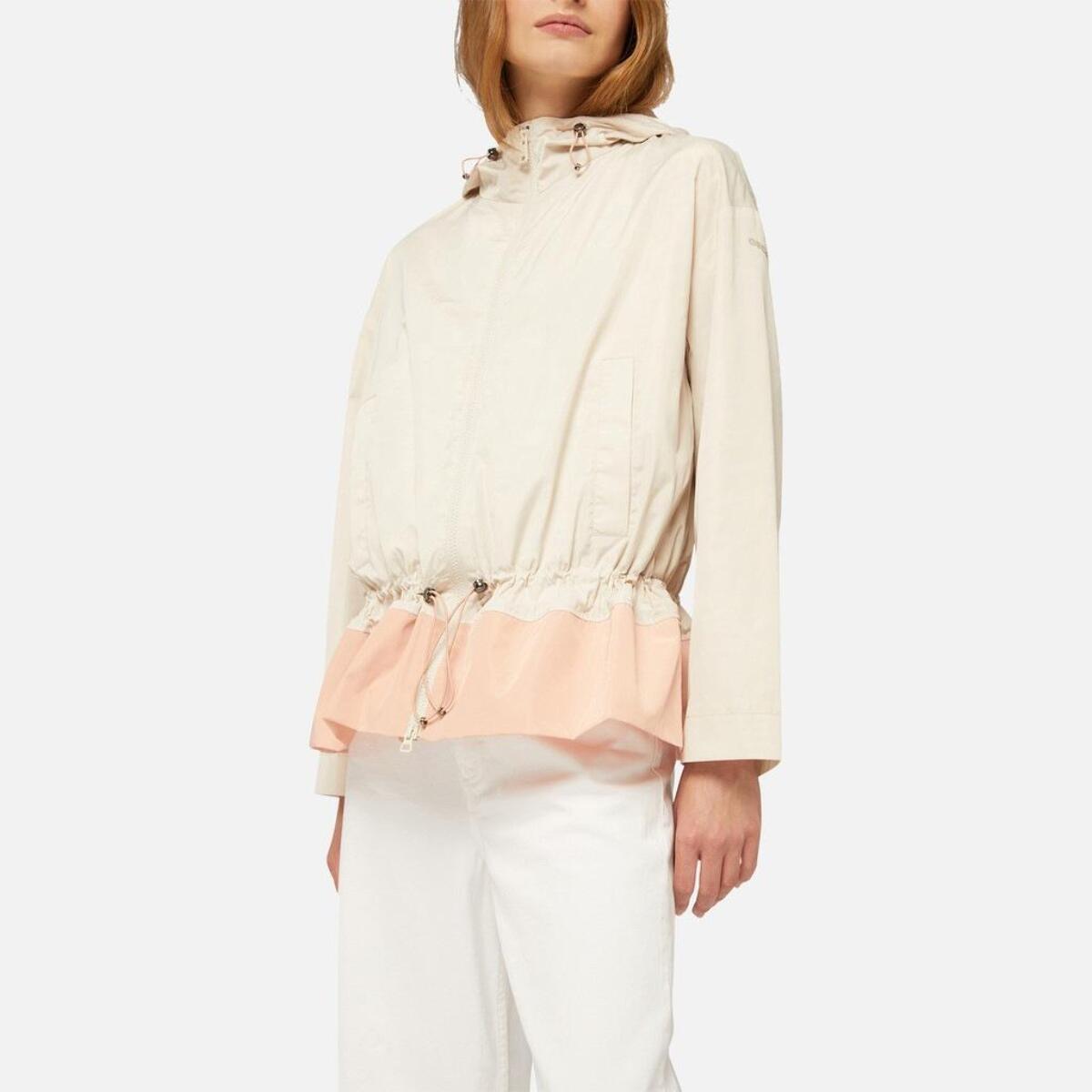 Chaqueta Mujer de la marca GEOX  modelo W BULMYA PARKA BEIS