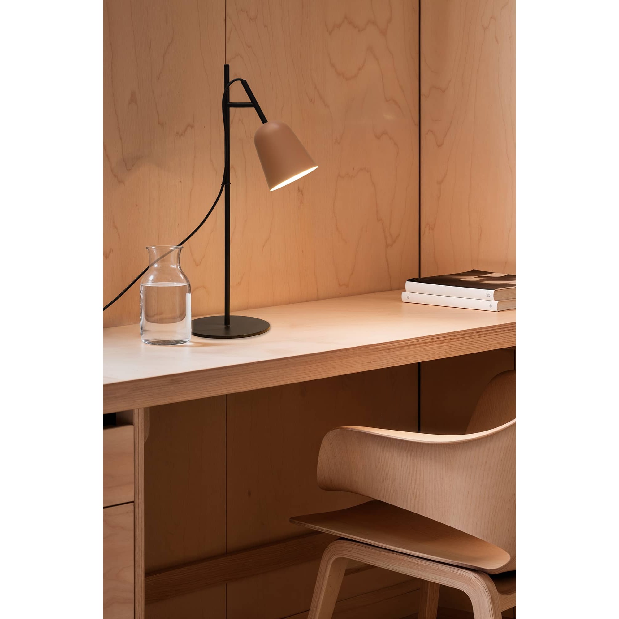 STUDIO Lampada da tavolo rosa