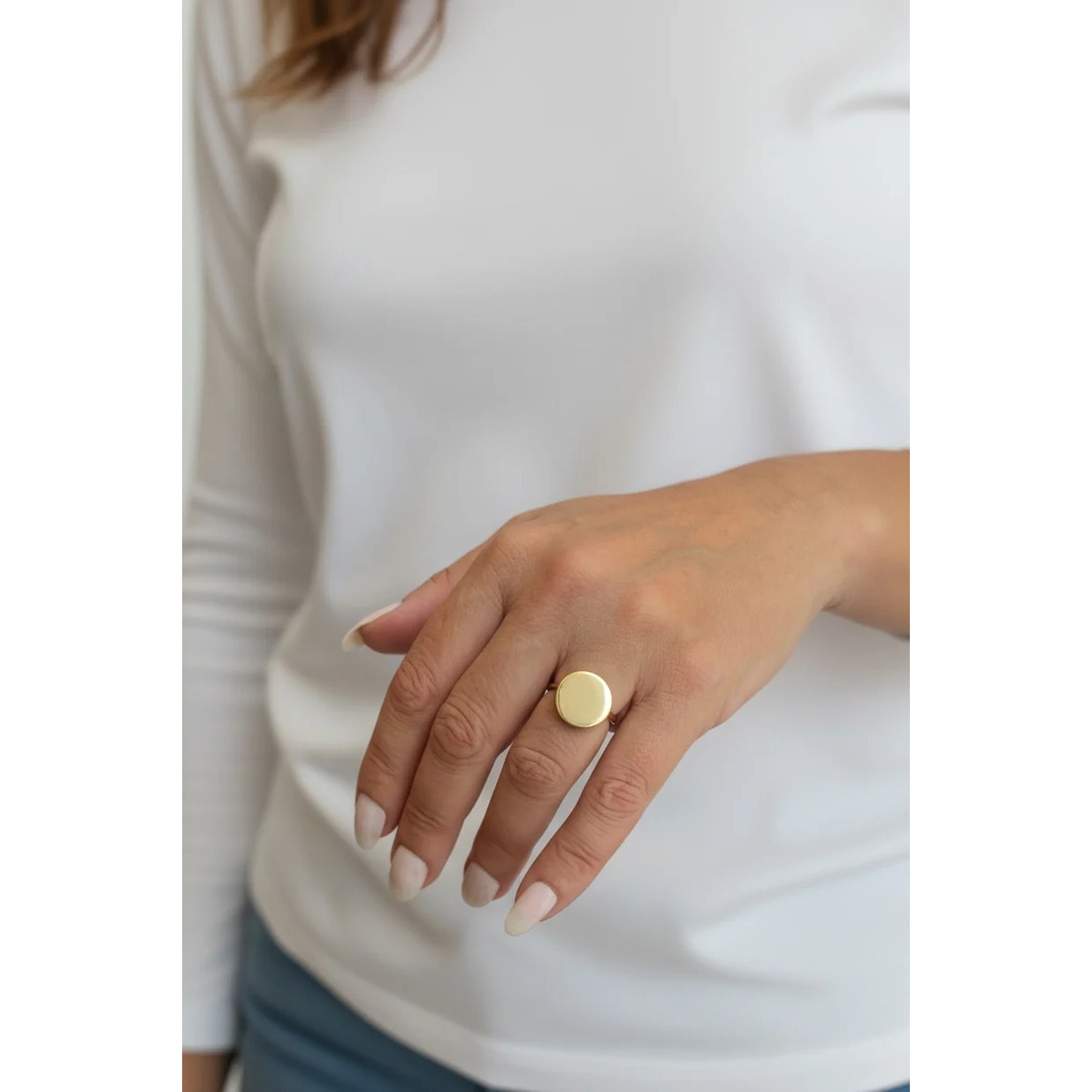 Anillo latón sello liso minimal en dorado