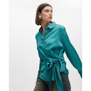 Camicia con Colletto e Dettaglio Nodo in Basso