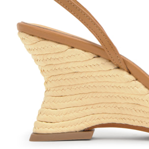 Alpargata destalonada Johana cuña geométrica en rafia natural bordada