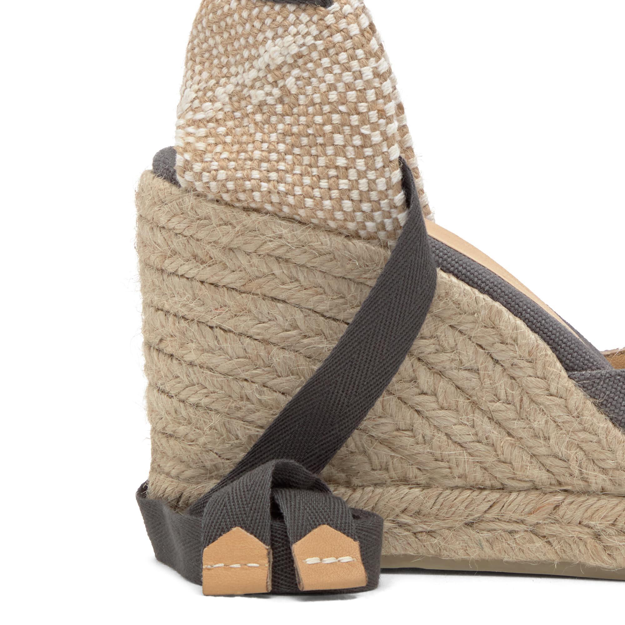 Alpargata de cuña Carina en algodón orgánico lavado con cierre de cintas