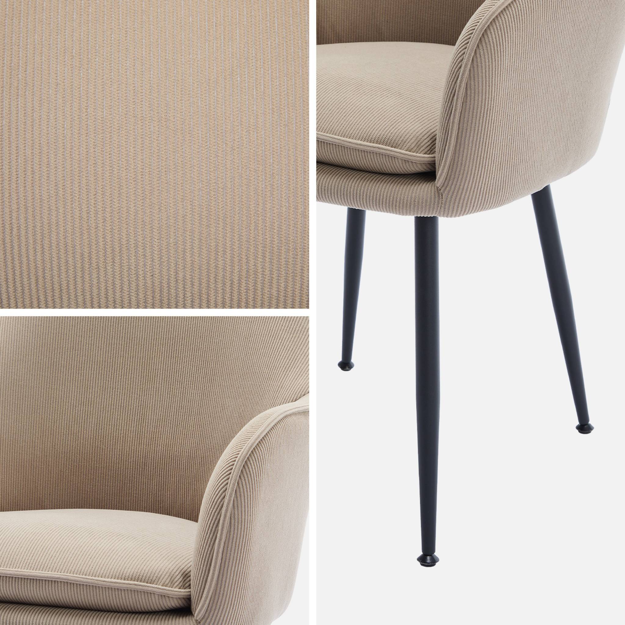 Lot de 2 fauteuils en velours côtelé beige et pieds en métal noir mat. L 57 x P 59 x H 84.5