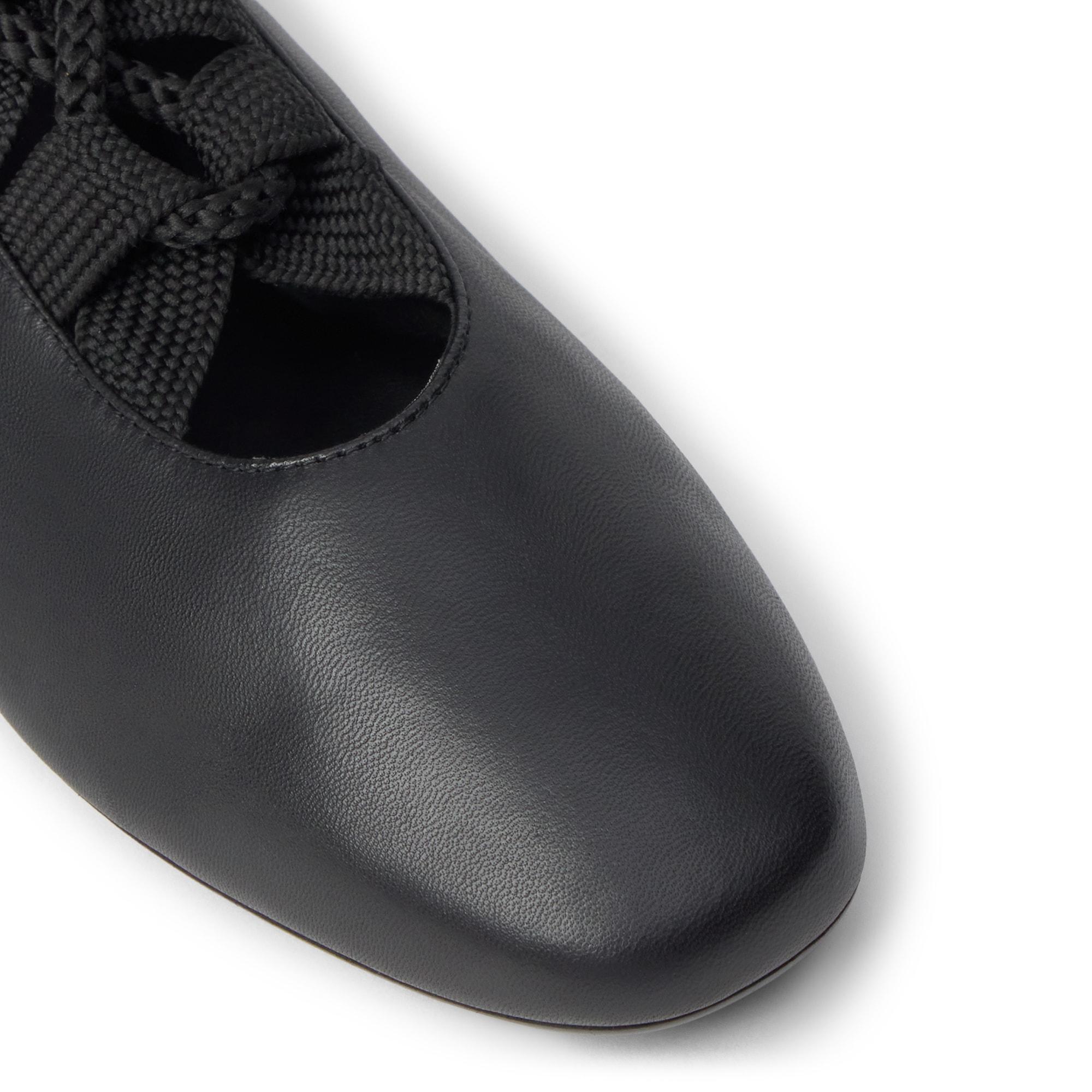 Bailarina plana Havana en napa con cierre de cordones