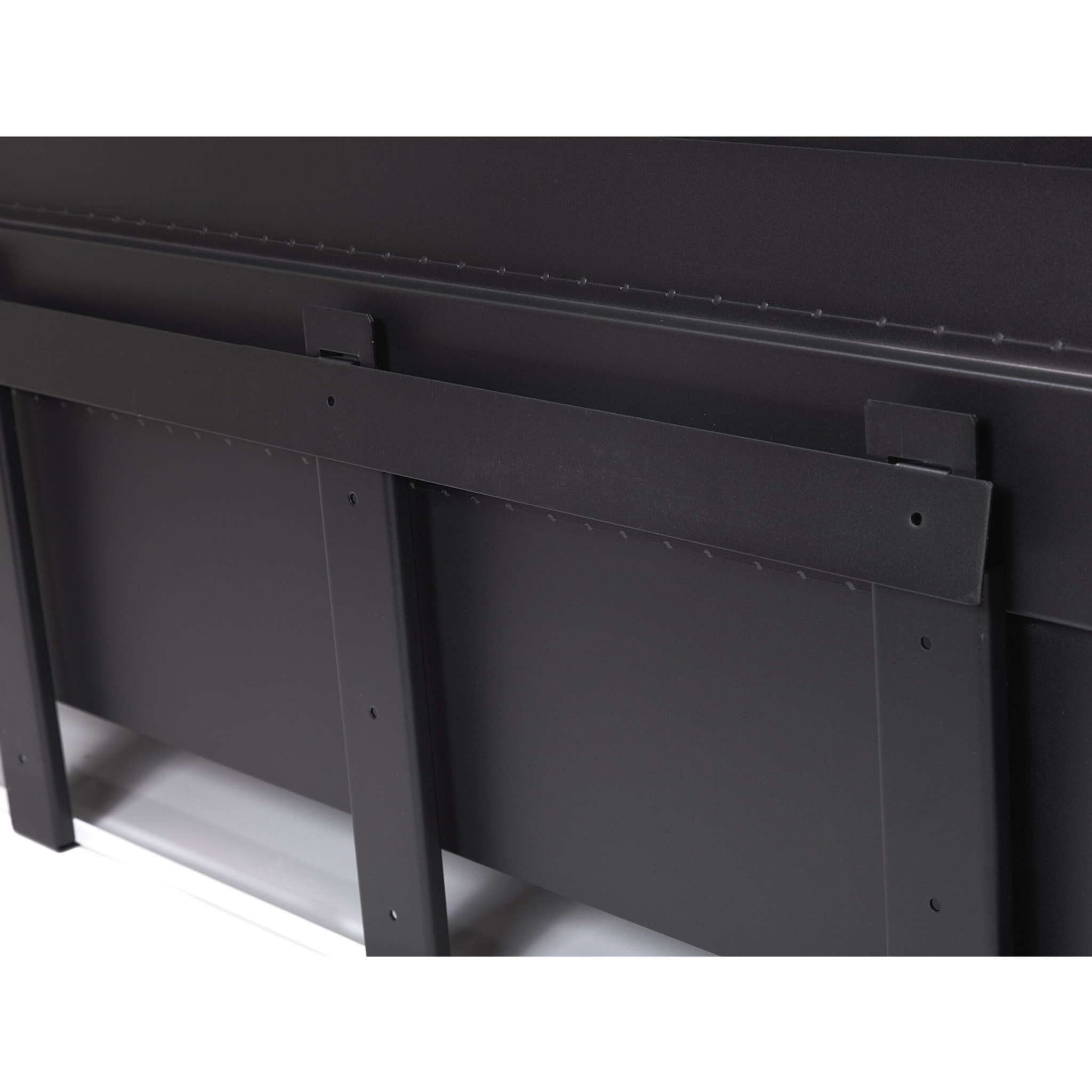 Très grande cheminée murale à l'éthanol en acier et verre trempé