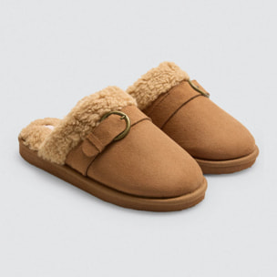 Pantofole da casa con fibbia e pelle di pecora