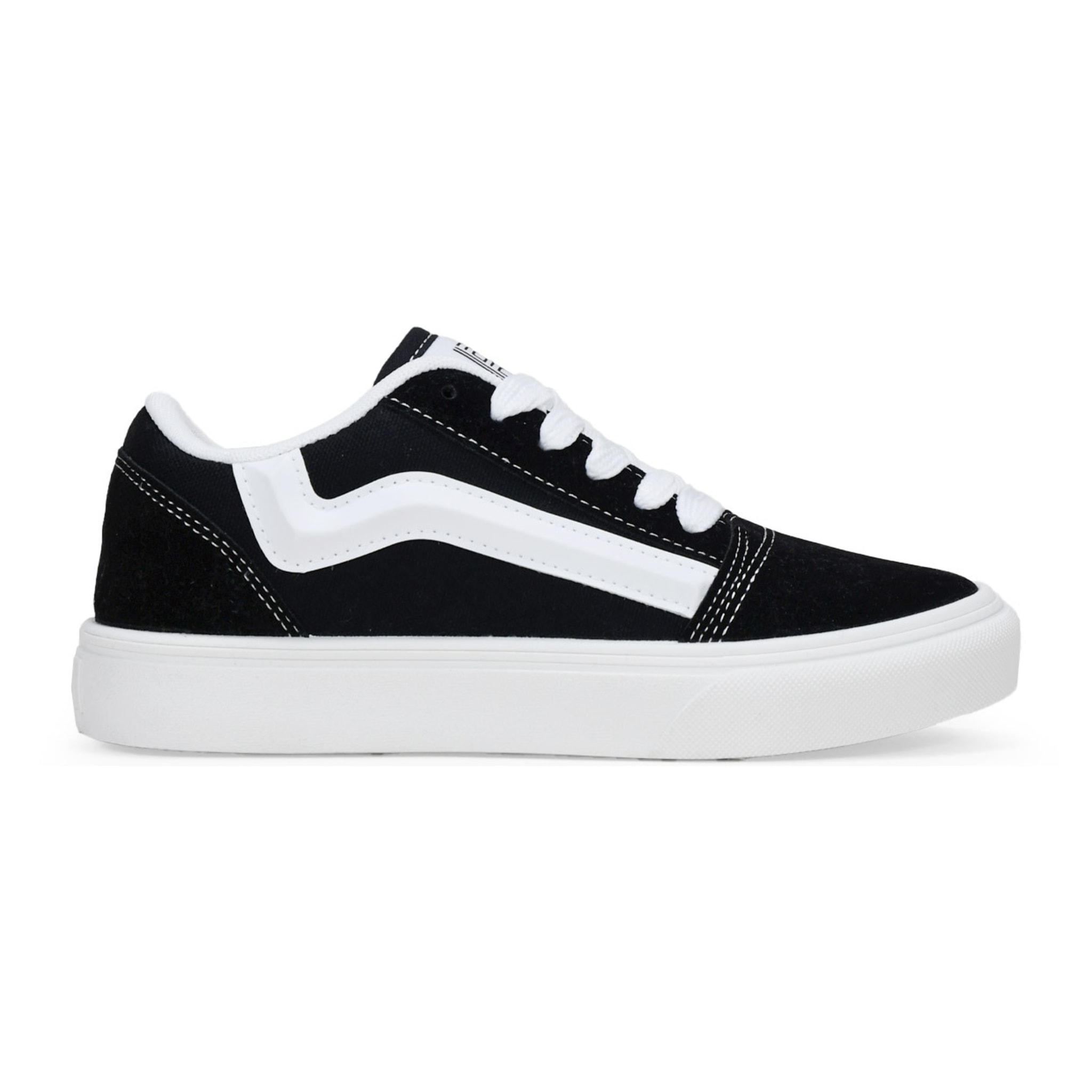 Zapatillas deportivas negras con cordones