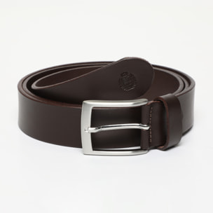 Cintura in pelle e fibbia in metallo