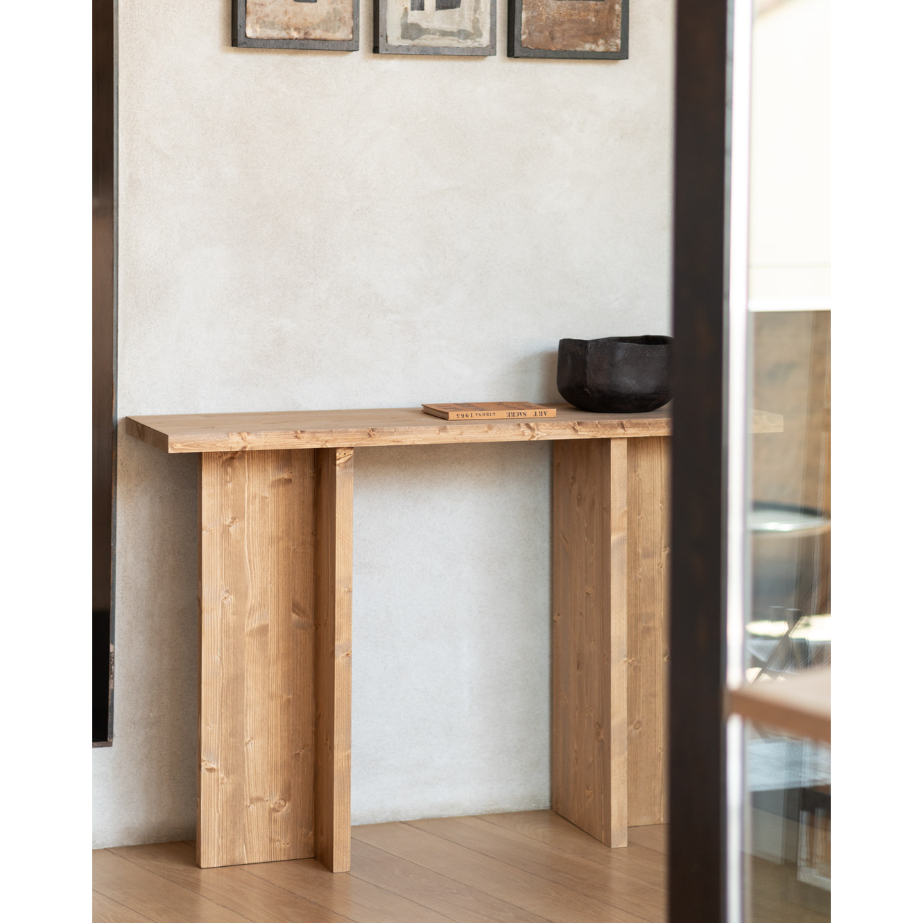 Consola de madera maciza en tono roble medio de 120x80cm Alto: 35 Largo: 120 Ancho: 80