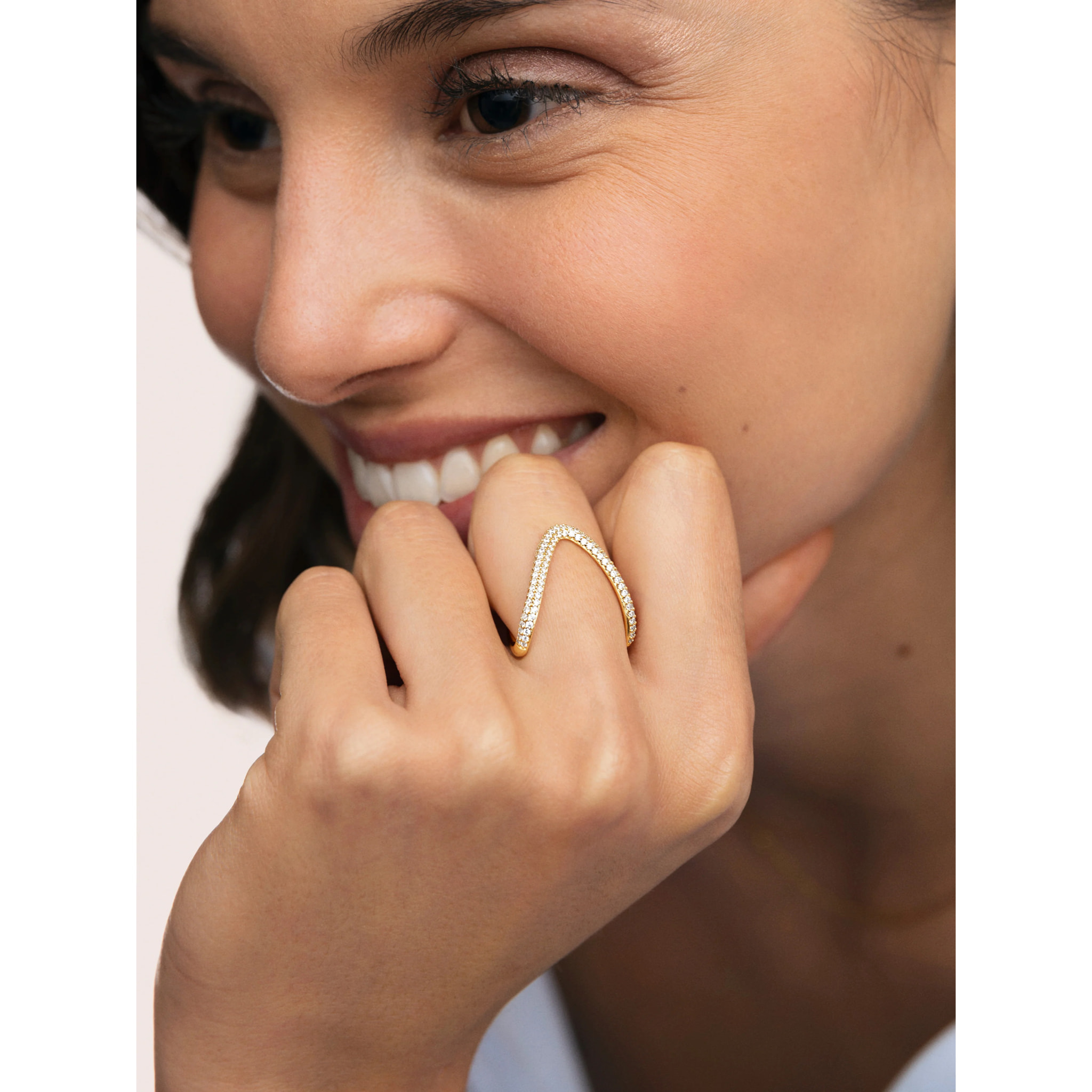 Anillo V Scarlett Baño Oro