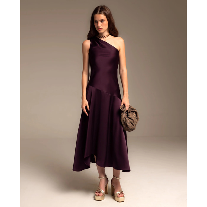 Vestido midi con escote asimétrico color ciruela
