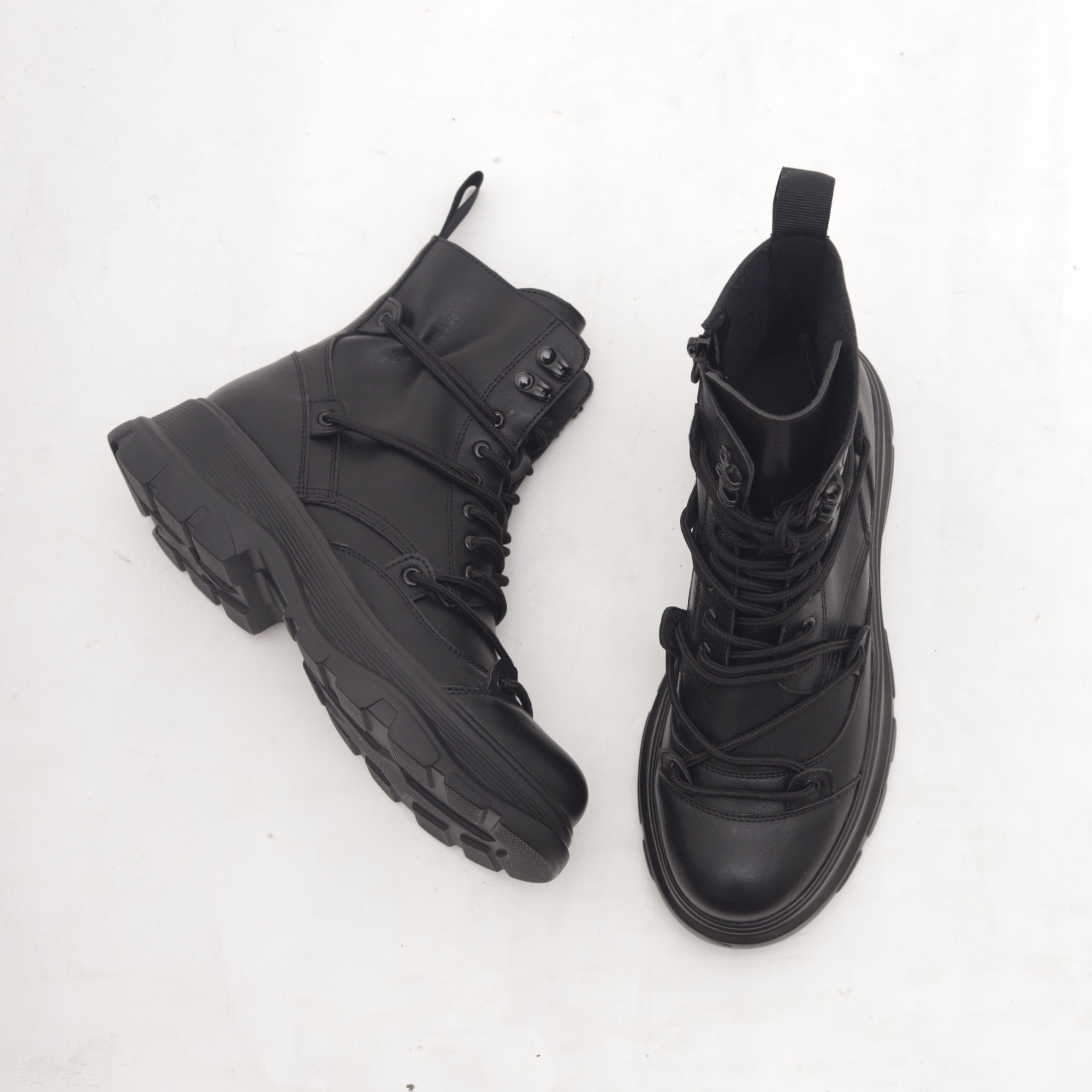 ANFIBIO BVT LACCI HIKING NERO