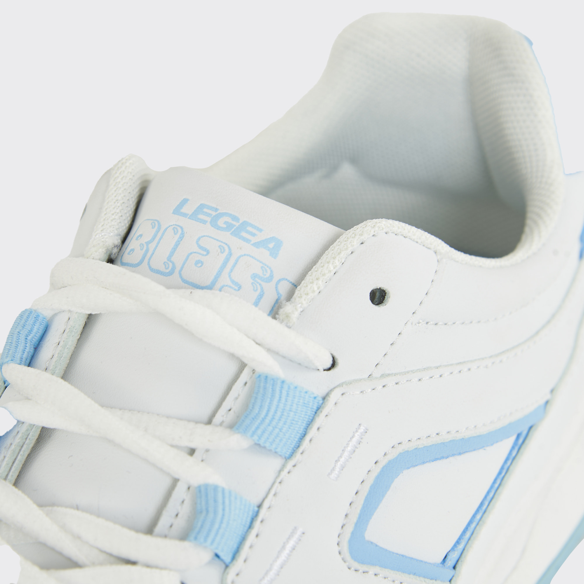 Scarpa sportiva BLAST bianca celeste