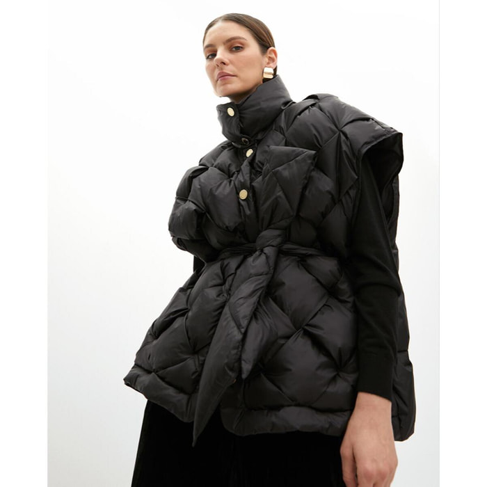 Gilet Imbottito Intrecciato con Cintura in Tessuto