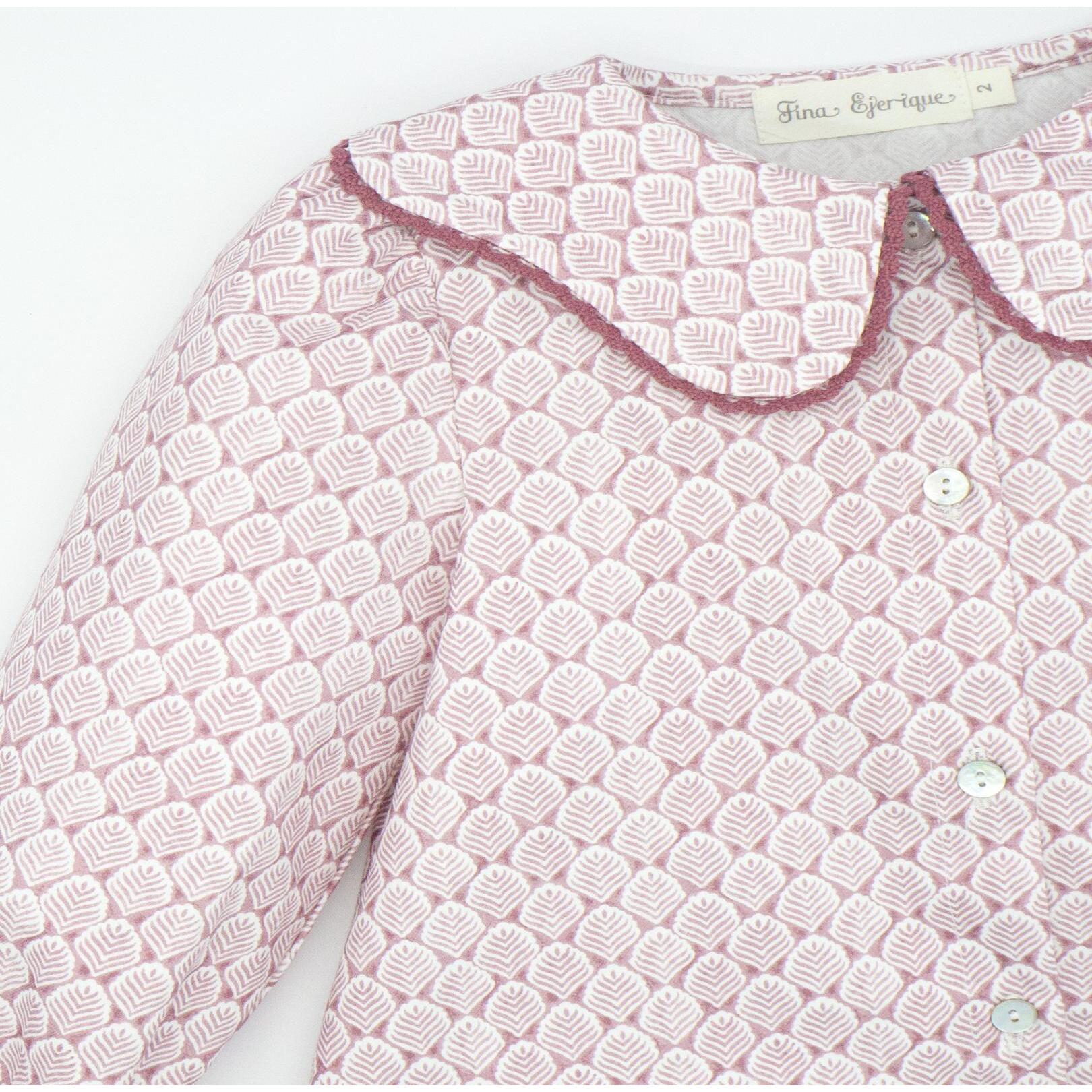 Camisa estampada hojas malva con cuello volante