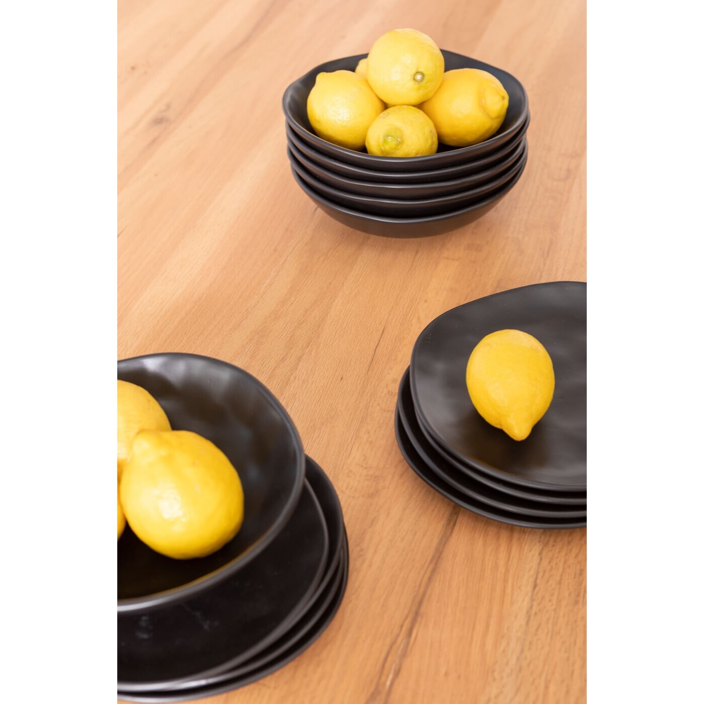 Assiettes creuses Organic noires 20cm set de 4 Kare Design