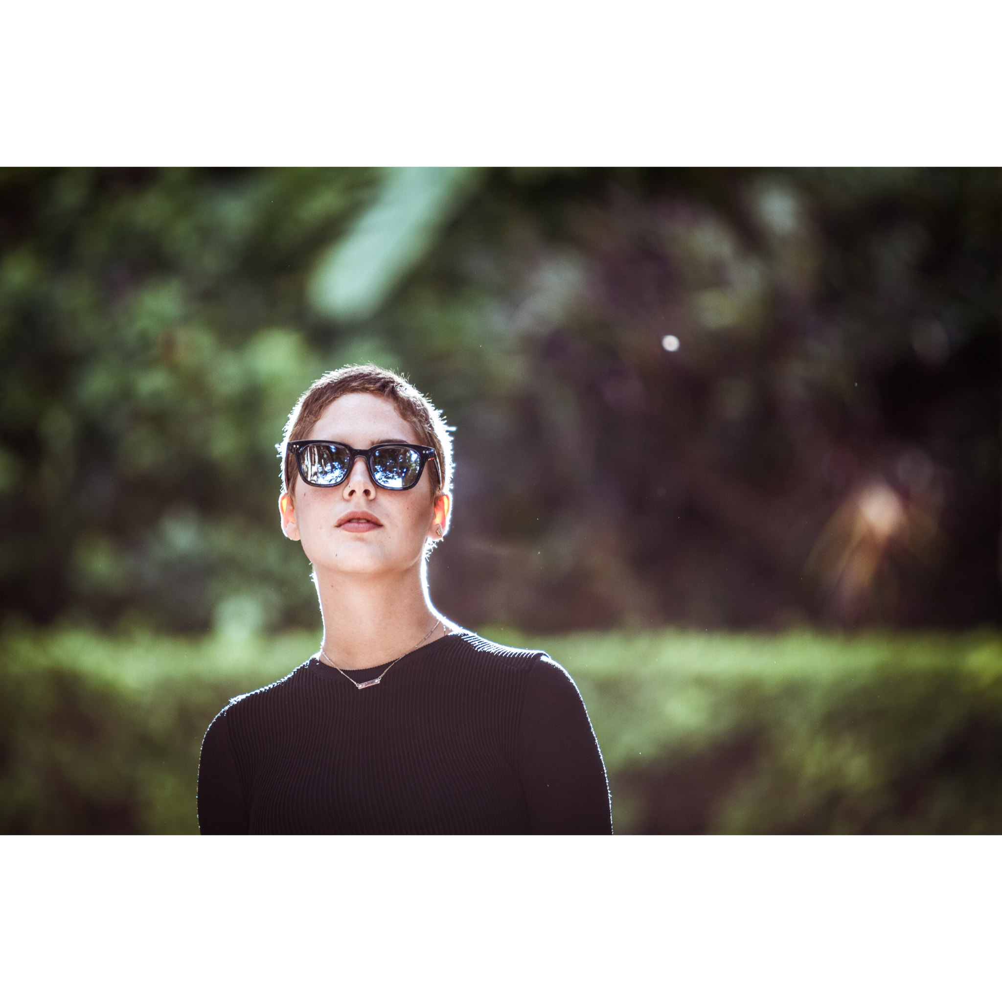 Gafas de sol PALO ALTO SAMUI - Negro brillante y bisagra de metal / Ahumada con lente planas de espejo de plata real