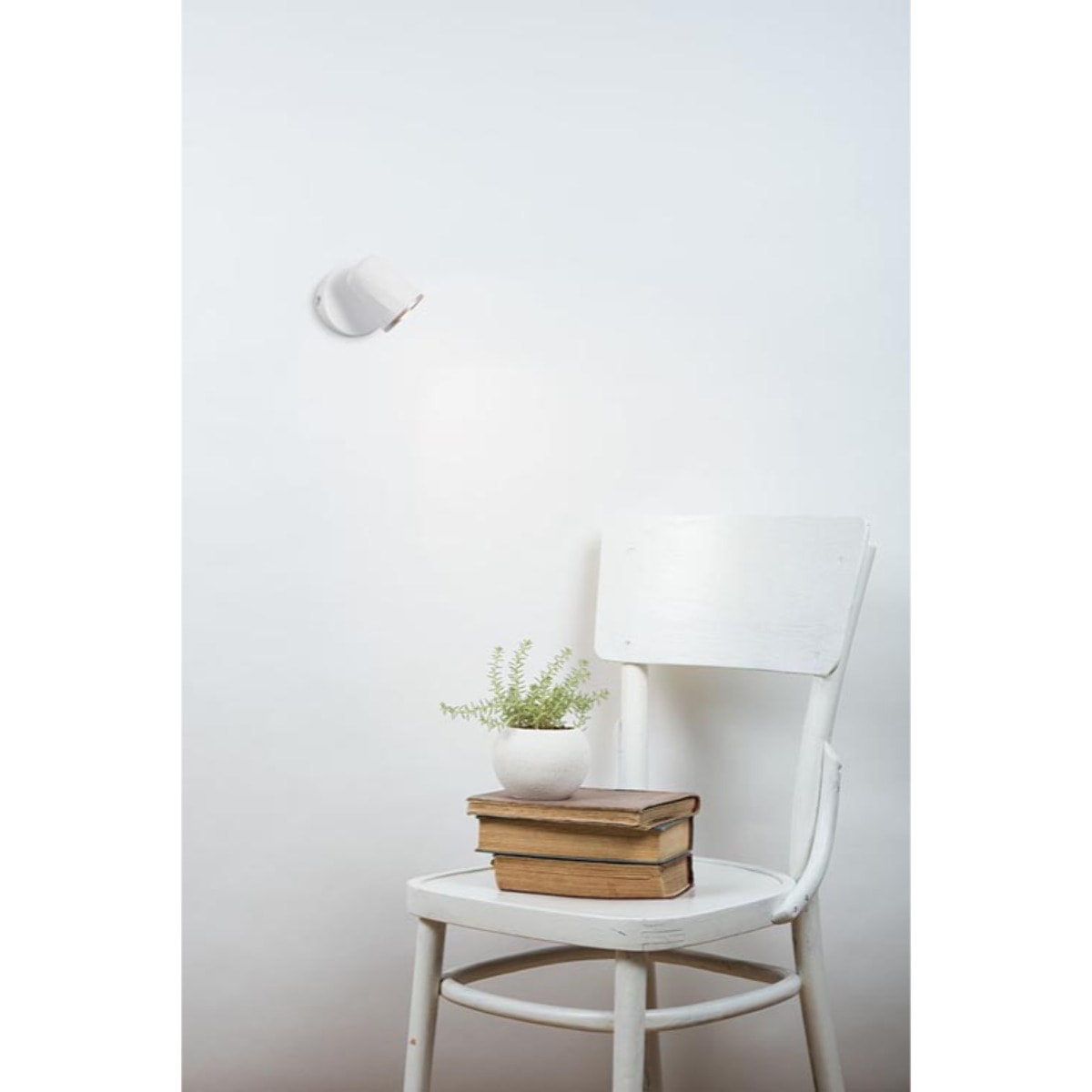 FORLIGHT Adri proyector de uso interior para iluminar frontalmente y hacia abajo con luz led en blanco cálido 3000k en color blanco