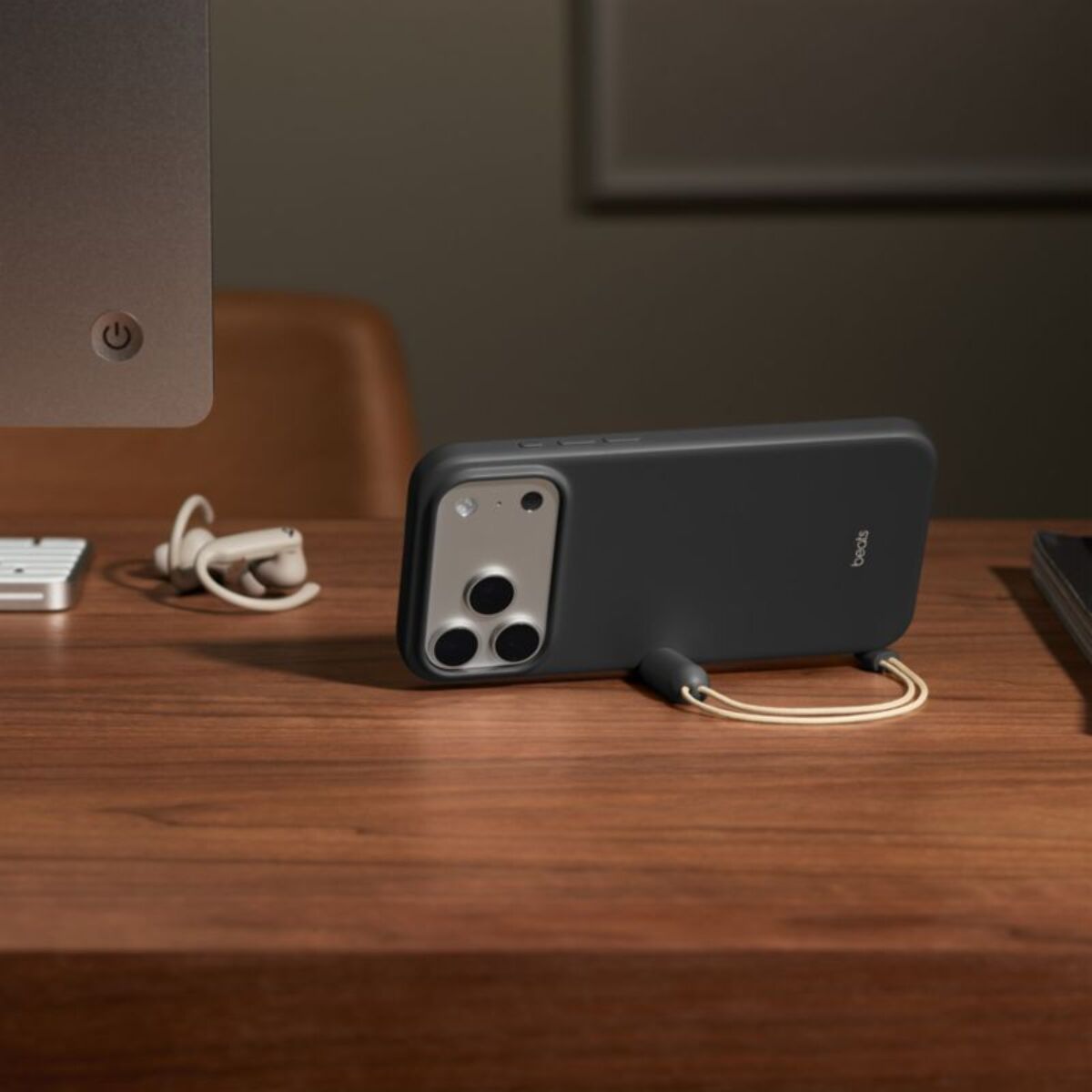 Coque BEATS iPhone 17 Pro Max Magsafe stand Gris