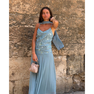 Vestido midi con cuerpo de bordados y gasa