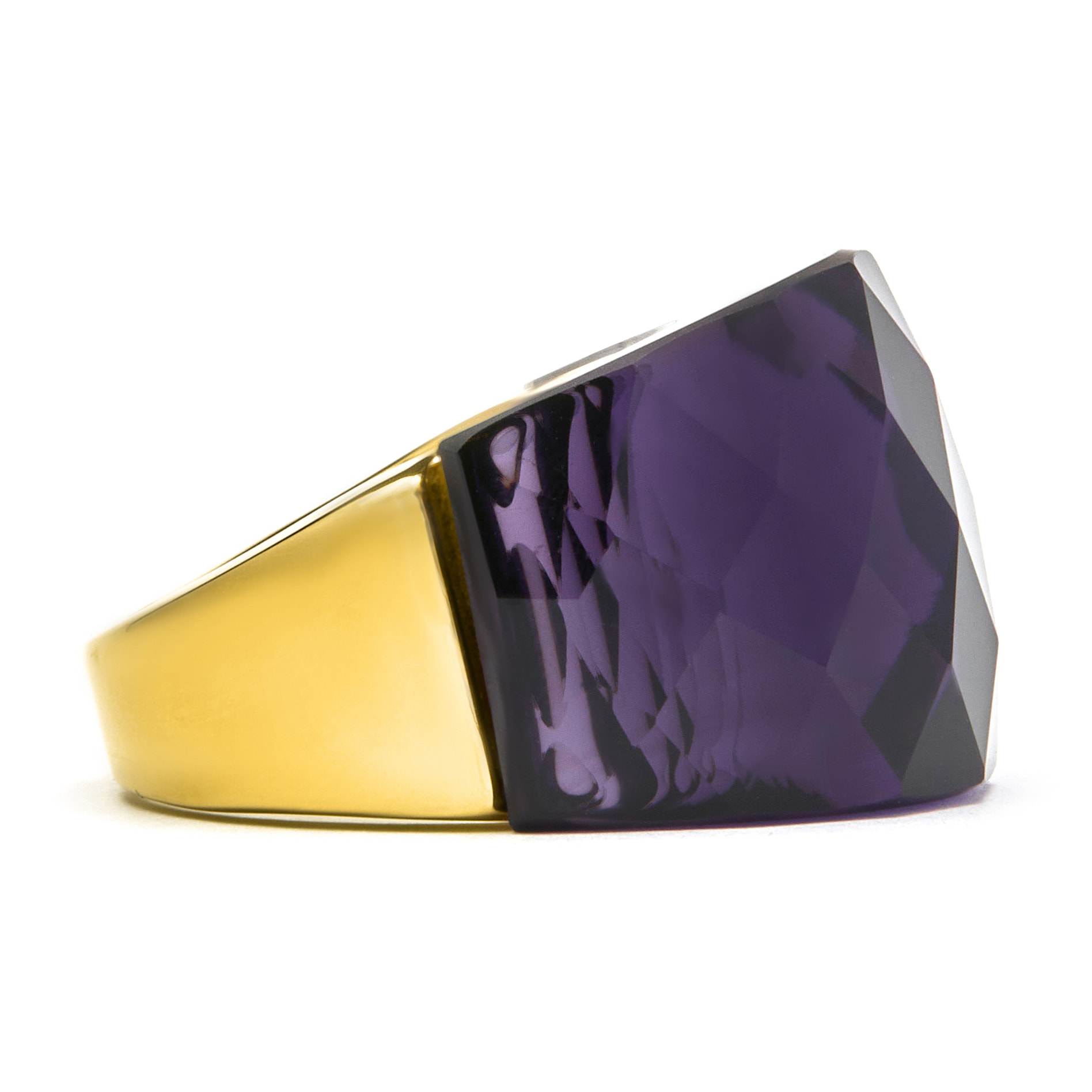 Anillo con Cuarzo Hidrotermal Onix acabado en oro amarillo de 18k
