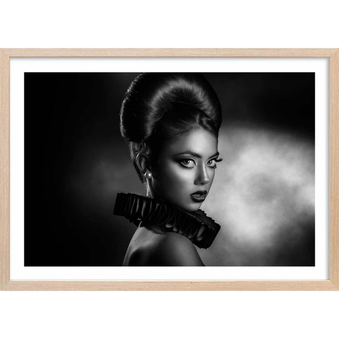Affiche photo Lady anita en collerette Affiche + cadre en bois - Chêne