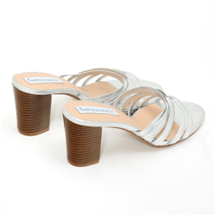 Sandali in simil pelle laminata con tacco comodo