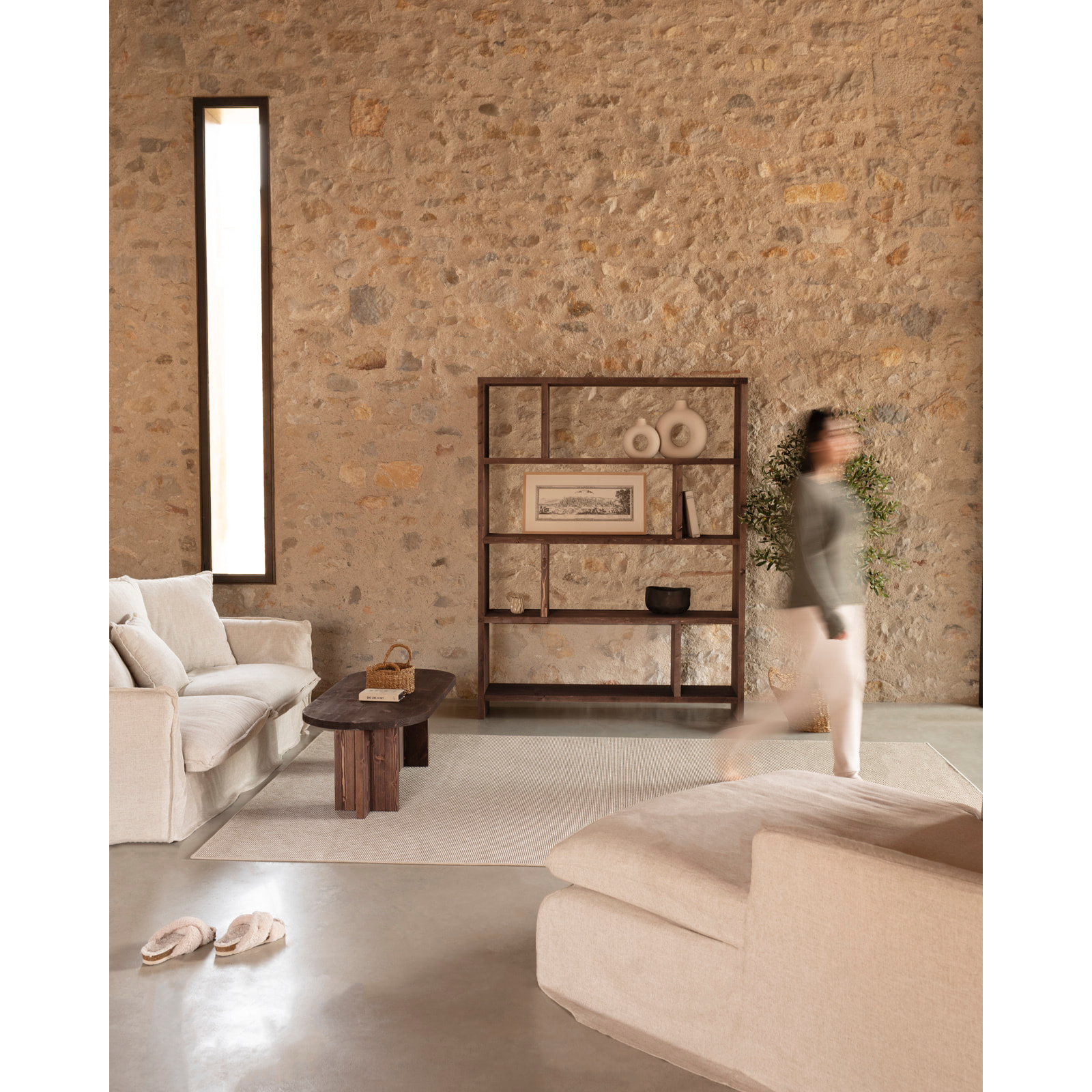 Étagère en bois massif ton noyer de 180x140cm Hauteur: 180 Longueur: 140 Largeur: 35