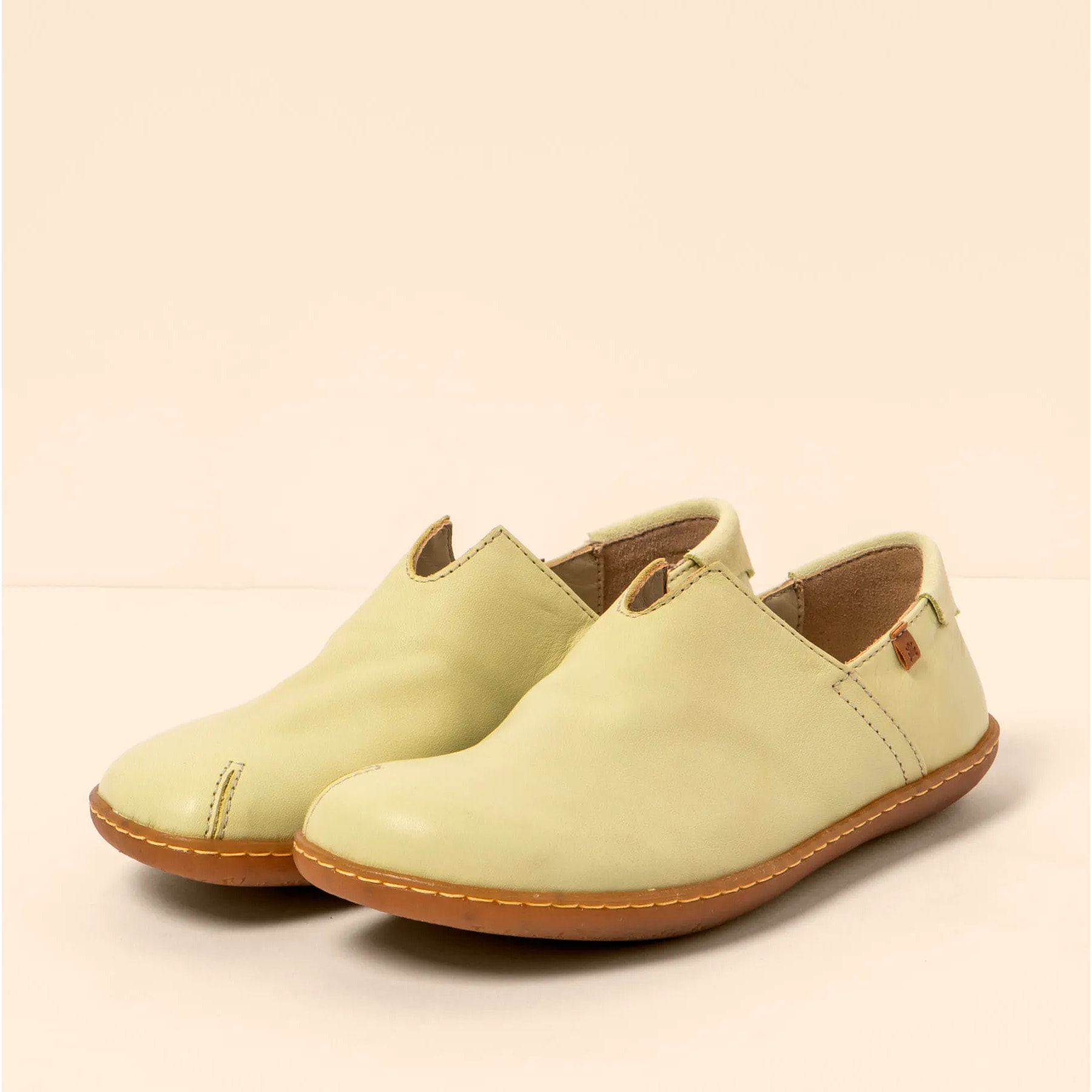 Zapatos N275 SOFT NAPPA LIME/EL VIAJERO color Lime