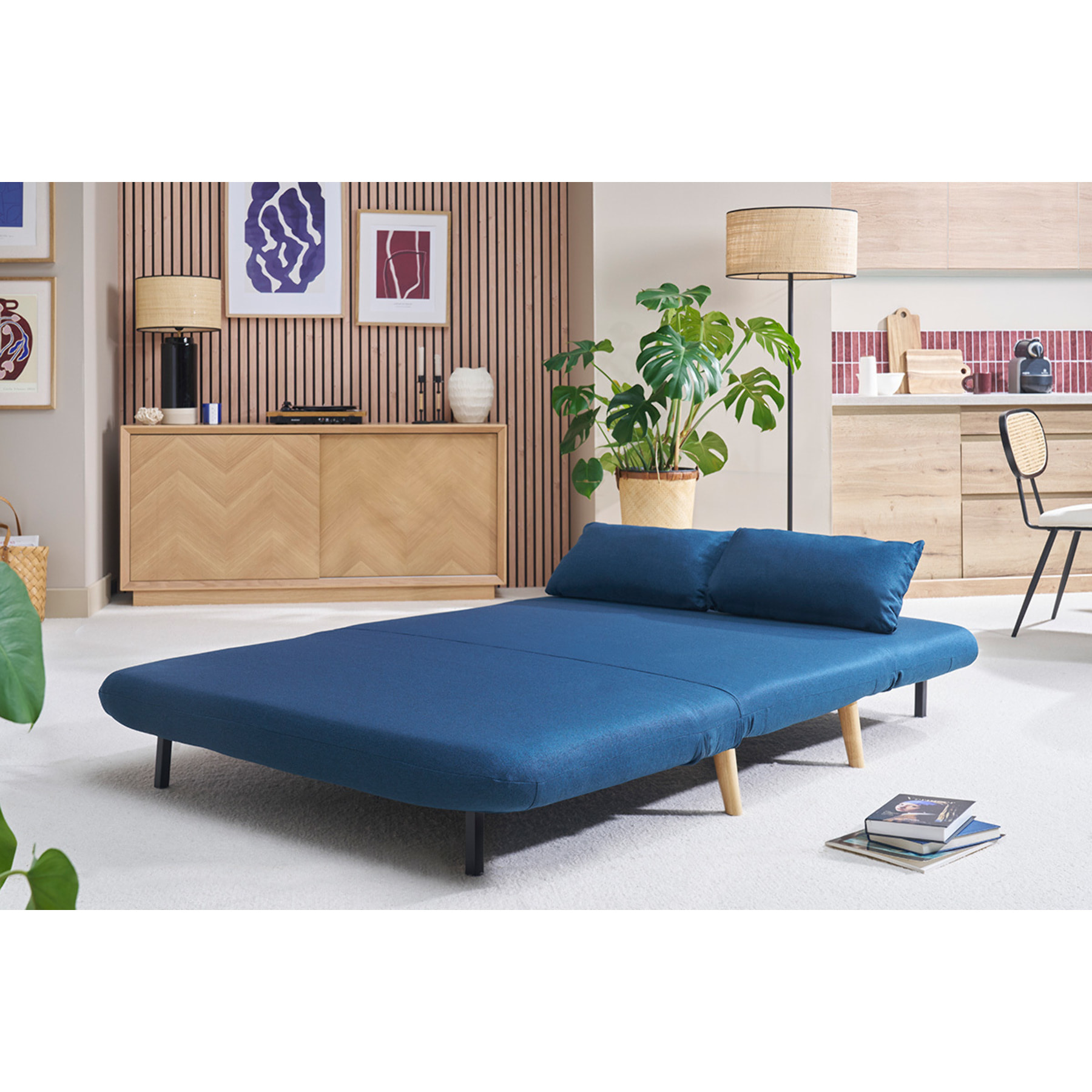 Chauffeuse 2 places convertible en tissu bleu foncé et bois clair AMIKO