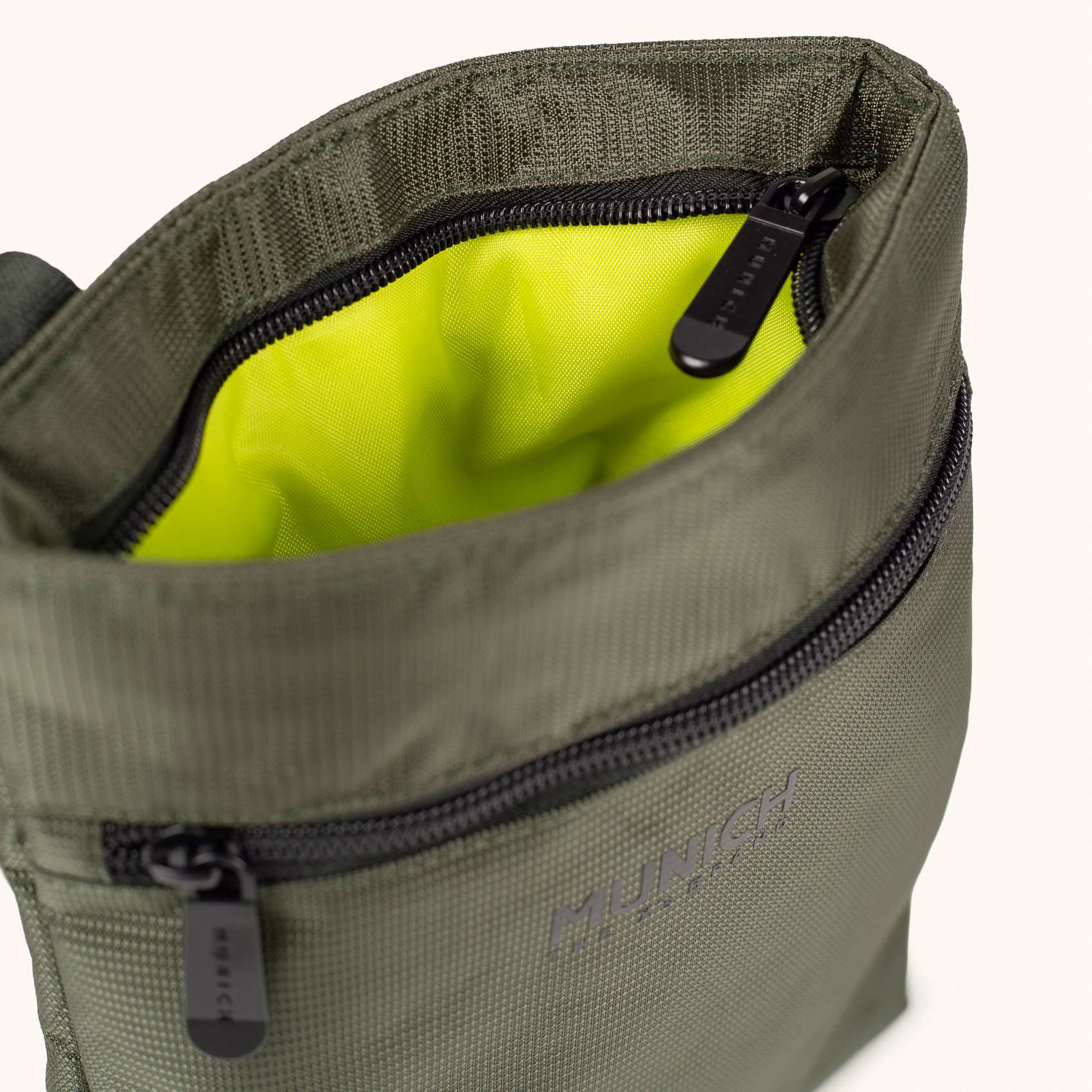 Bandolera Técnica Impermeable X VENTURE CROSSBODY KHAKI
