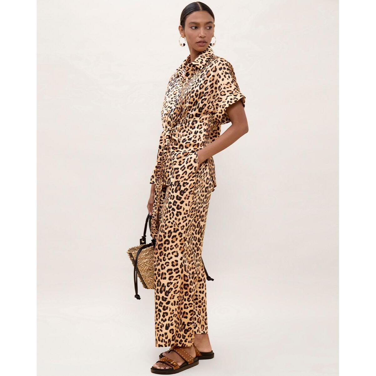 Camicia a maniche corte con nodo e stampa animalier