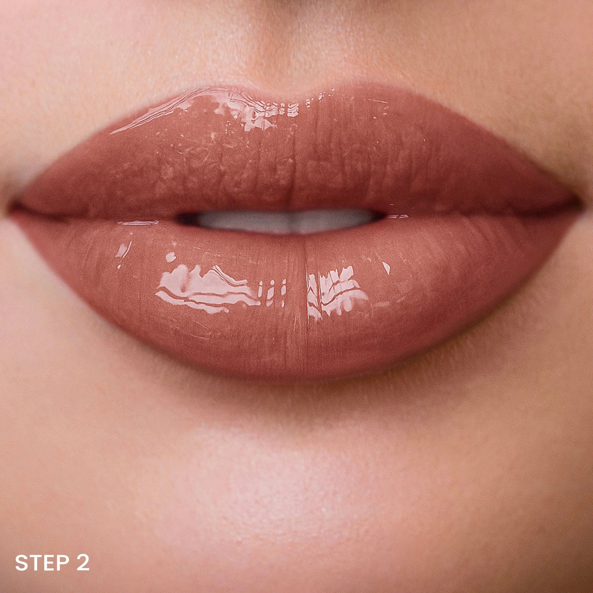 EXTRA DURABLE LIP DUO - LIQUID LIPSTICK + LIP GLOSS Rossetto liquido lunga durata con gloss lucido