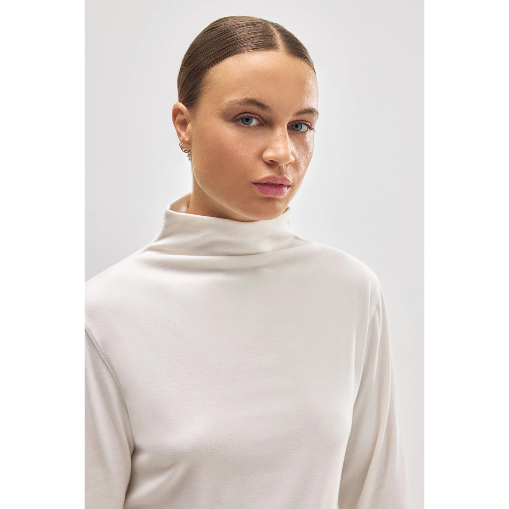 T-shirt termica sportiva avorio con colletto Perkins