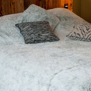 Plaid ou jeté de lit Imitation Fourrure Doux - Gris