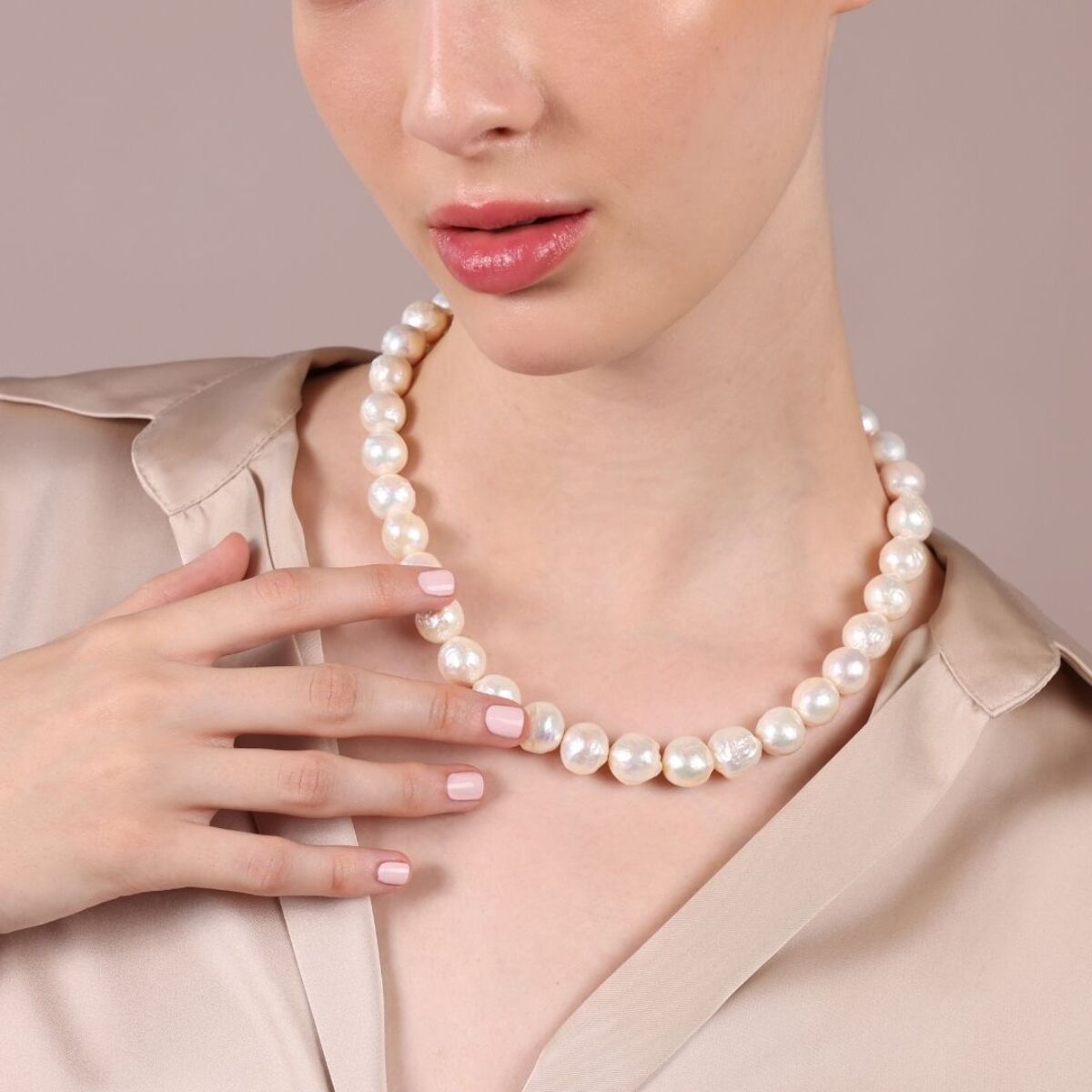 PERLAVIVA - Collana Girocollo con Perle Ming Barocche d'Acqua Dolce Bianche Ø 12/13 mm in Argento 925 placcato Oro Bianco 18Kt