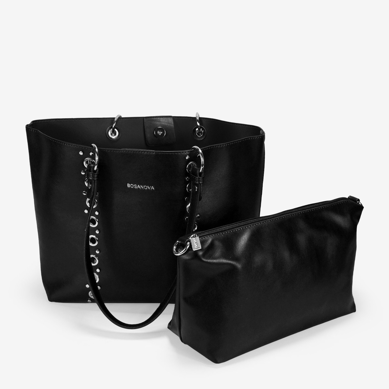 Bolso de hombro negro con tachas y bolsa interior