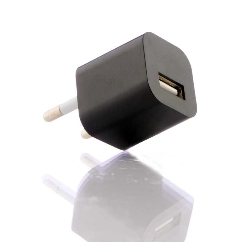 DAM Pack 5 in 1 iPhone Lightning 8 pin 13x14x3 Cm. Colore nero