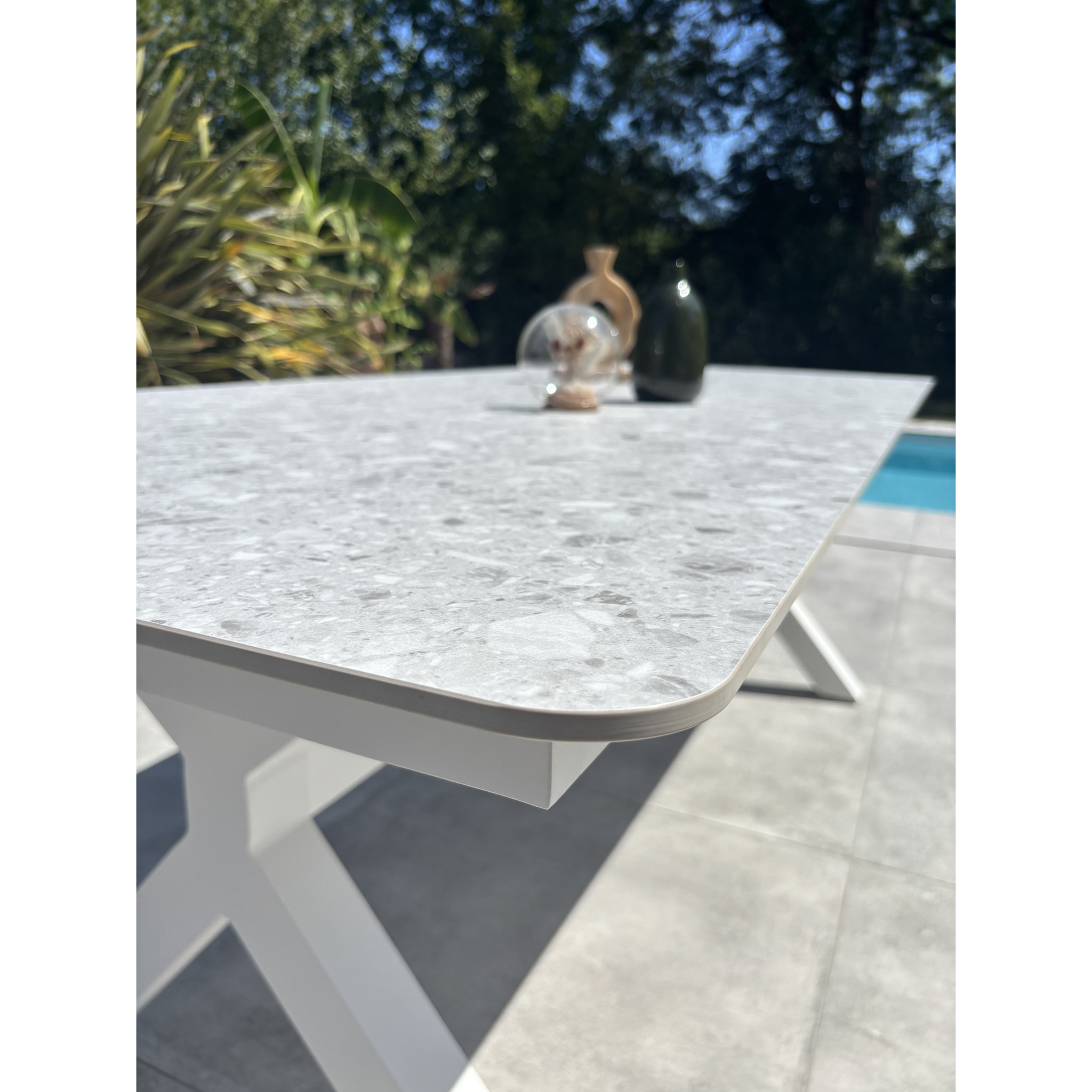ABELLA - Table de jardin 8 places - Blanc