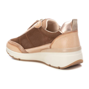 Zapatilla de piel beige