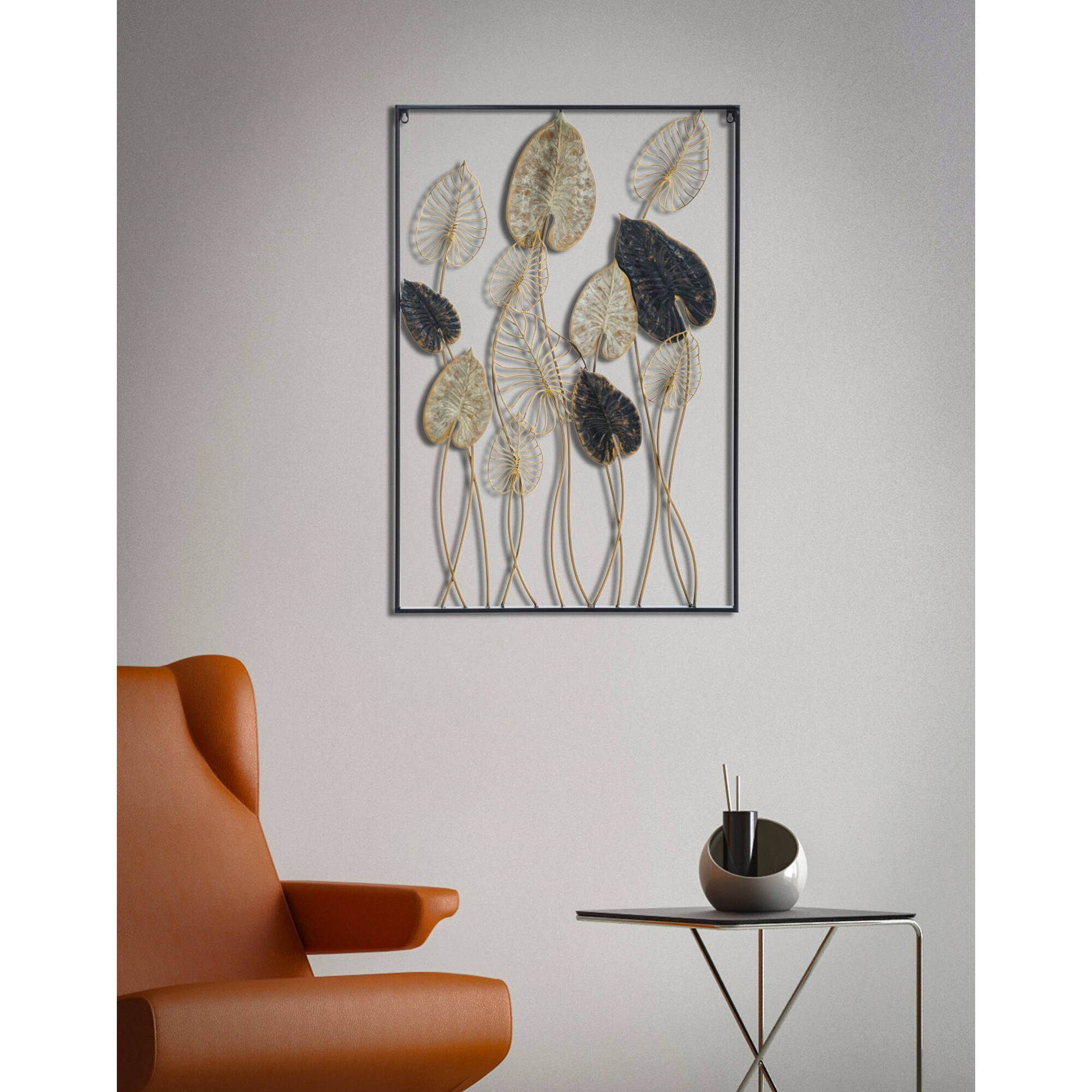 Decorazione da parete, struttura in ferro, Con fantasia floreale, Misure 66 x 4,5 x 100 cm