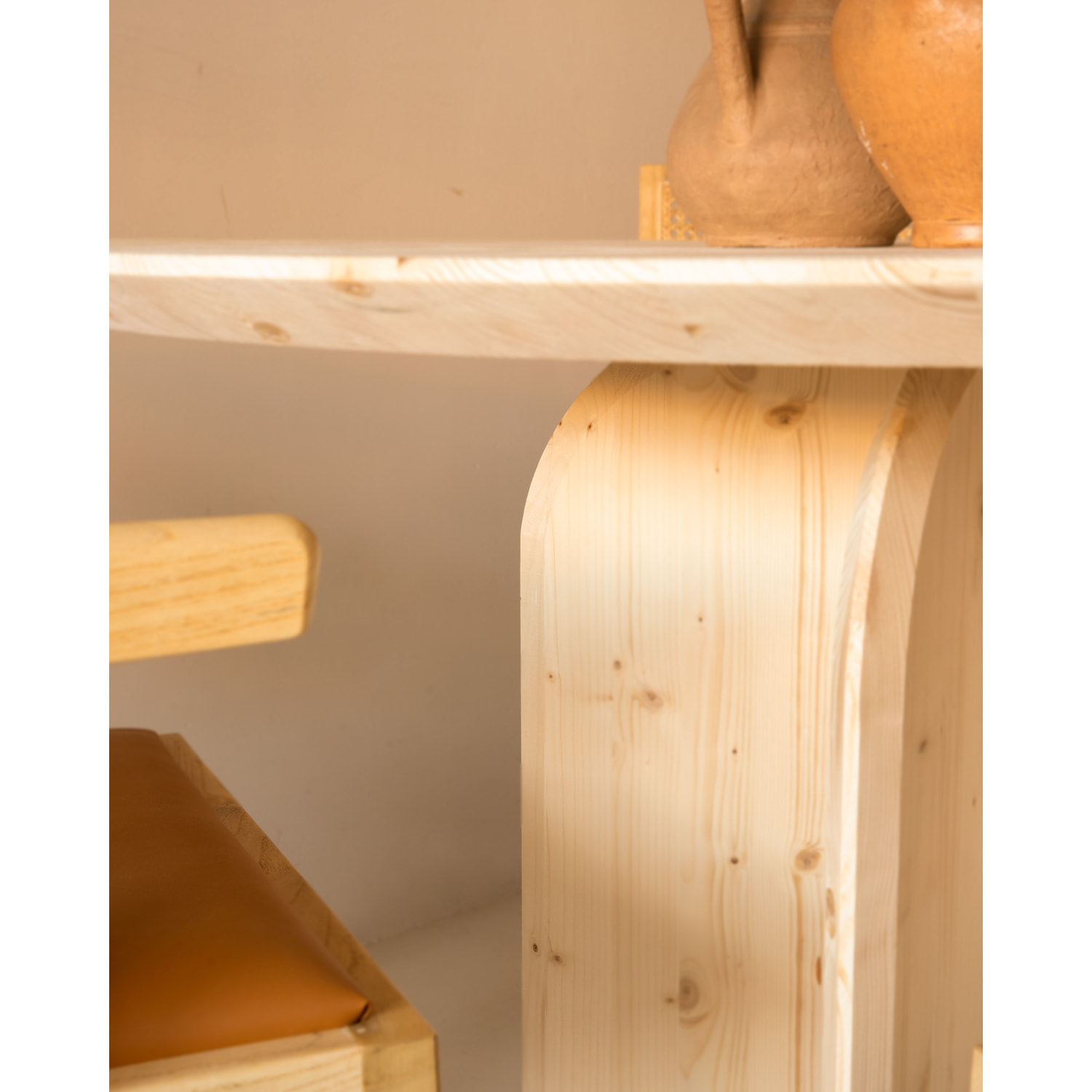 Table à manger ronde en bois massif de couleur naturel de 110cm Hauteur: 75.2 Longueur: 110 Largeur: 110