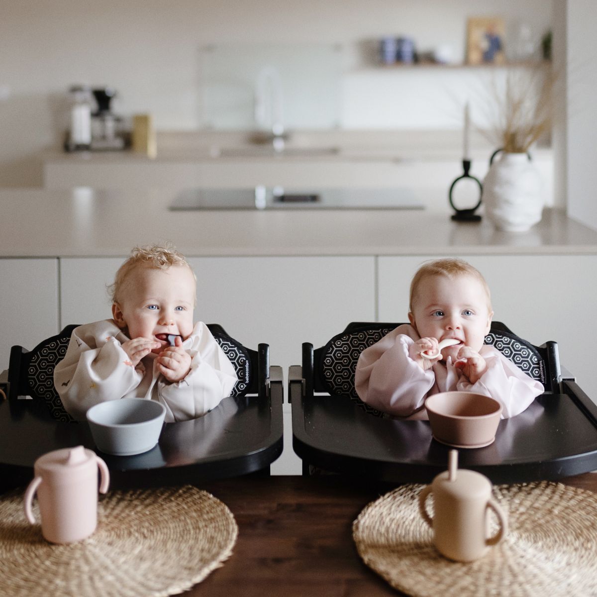 Mushie Babero Con Mangas Solid