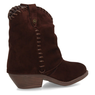Botines cowboy con costuras decorativas