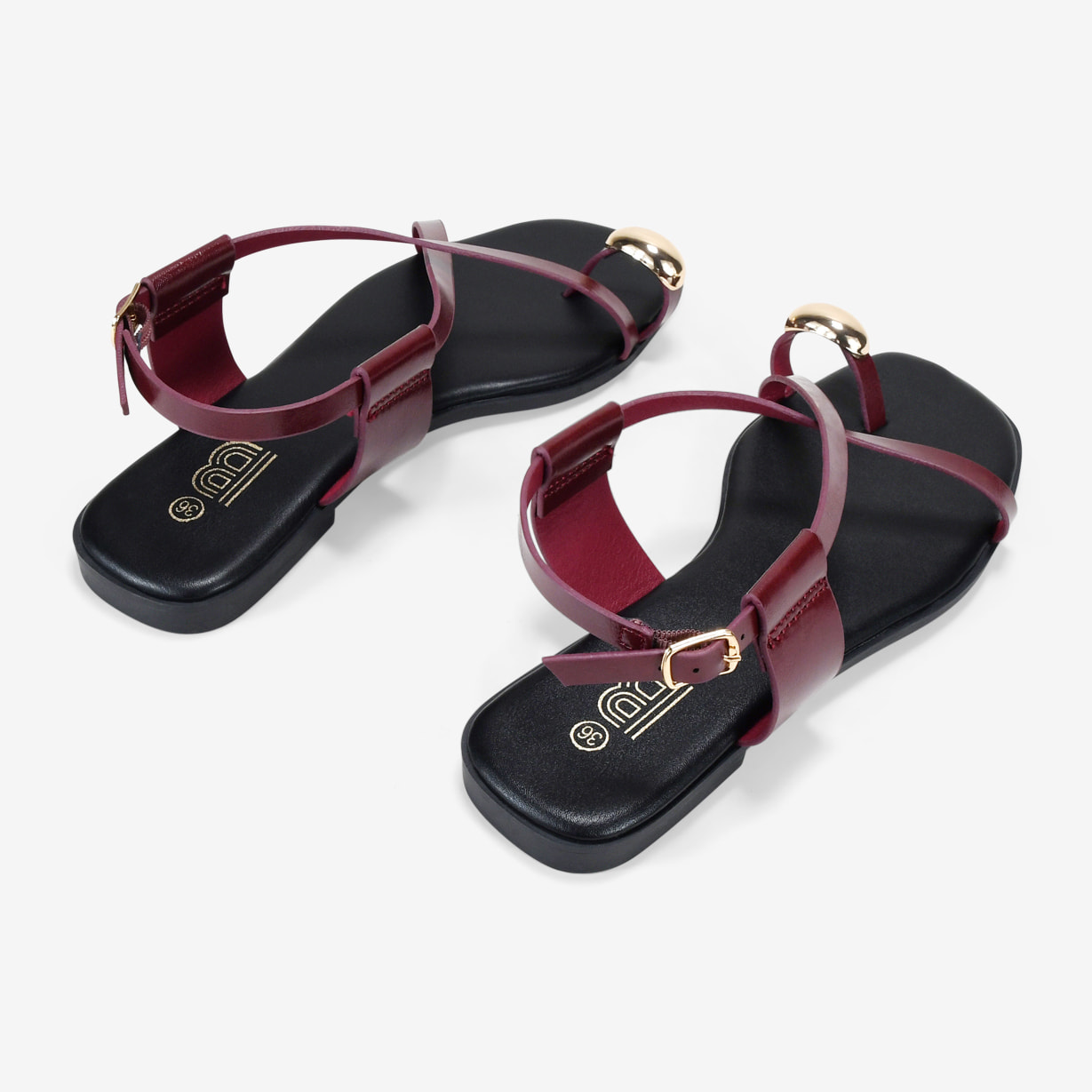 Sandalias planas burdeos de dedo con anillo