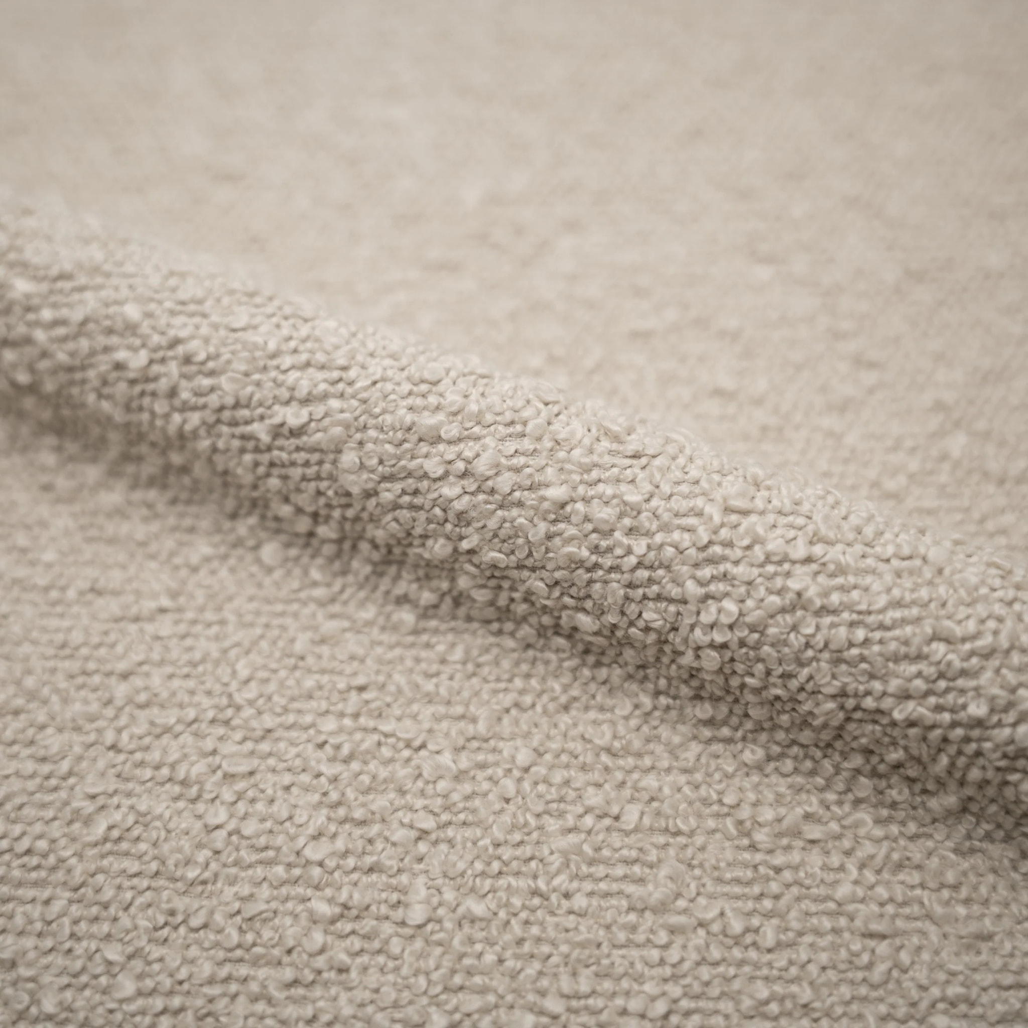 Lot de 2 chaises pour îlot central 65.5 cm en tissu bouclette beige - Henrik