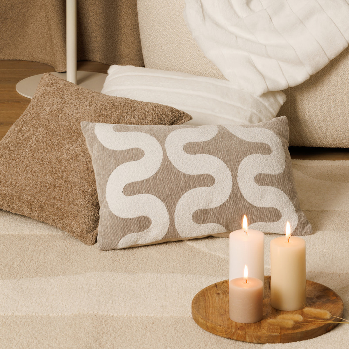 Coussin "Manoir" en fausse fourrure blanc 45x45 cm