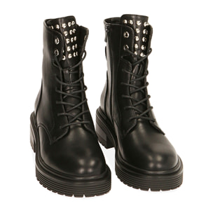 Anfibios negros, tacón de 5 cm.