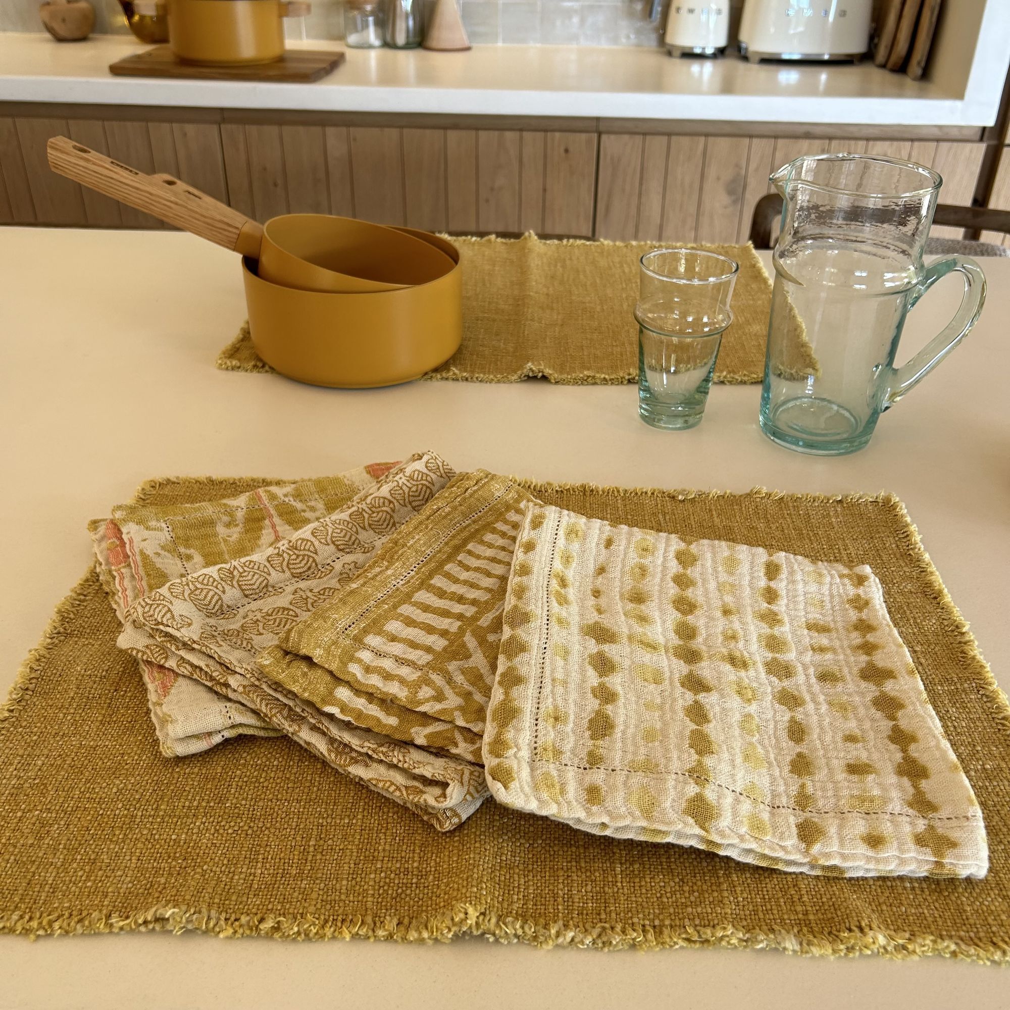 Lot de 4 serviettes de table carrées assorties en coton jaune 40cm CEDRO