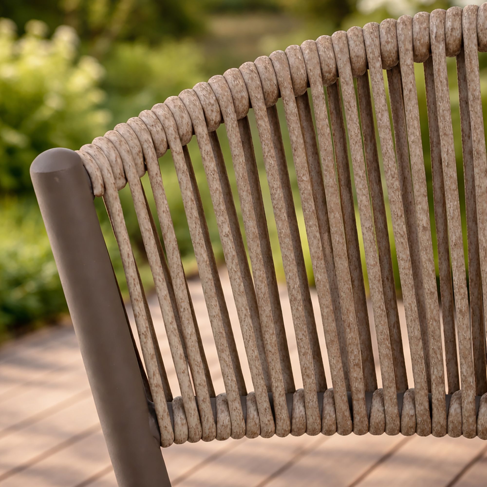 Ensemble de jardin table et 8 chaises en aluminium moka MADRAGUE